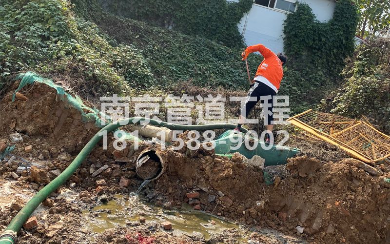 263程桥工地化粪池清理